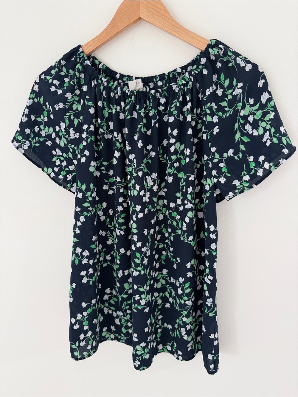 LOFT Navy Floral Off-Shoulder Top with Green Leaf Print Size Medium